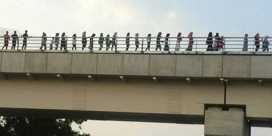 Penyebab LRT Palembang kembali mogok karena ada kabel listrik lepas