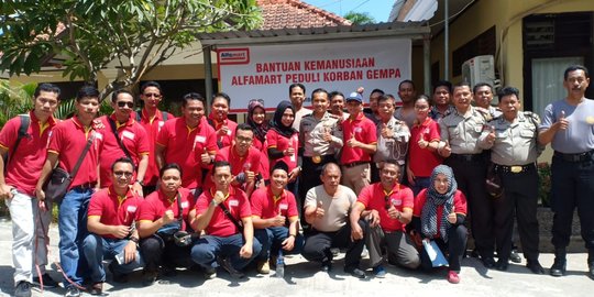 Alfamart bersama Polda NTB kirim 3 truk bantuan untuk pengungsi gempa