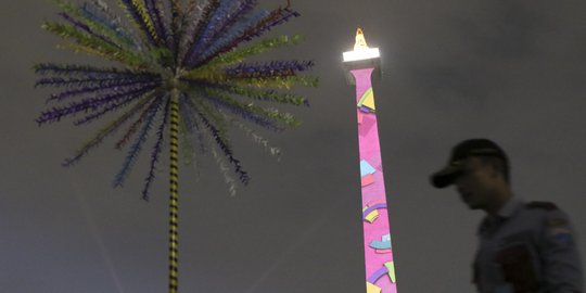 Cantiknya Monas bermandikan cahaya video mapping Asian Games