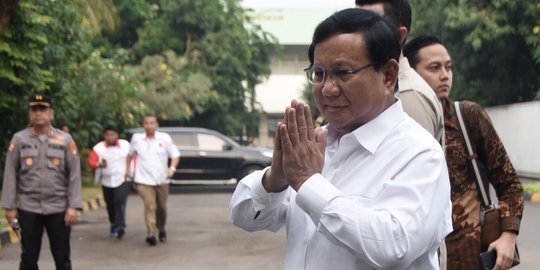 Bantah tak hormati ulama, Gerindra sebut Prabowo dalam posisi sulit pilih cawapres