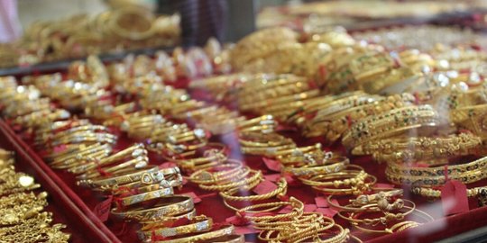 Harga emas bertahan di Rp 644.000 per gram