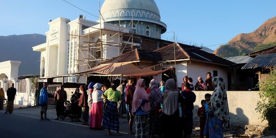 Pengungsi gempa NTB di Lombok Barat kekurangan air bersih