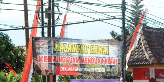 Muncul spanduk menolak deklarasi hastag #2019gantiPresiden di Malang