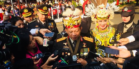 Hadiri upacara HUT ke-73 RI di Istana, Kapolri pakai topi adat dayak