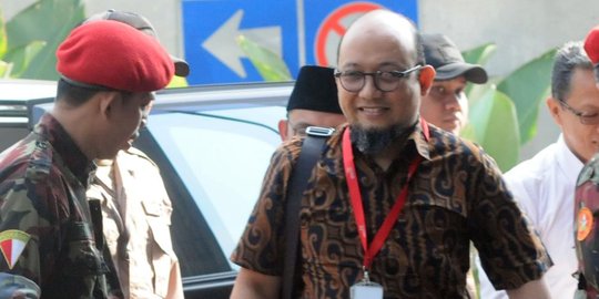 Novel tuntut pimpinan KPK terbuka soal kasus dirinya disiram air keras