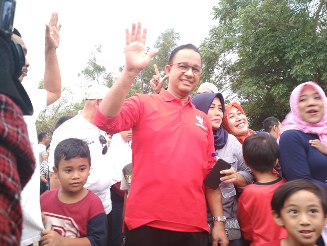 anies lomba tarik tambang