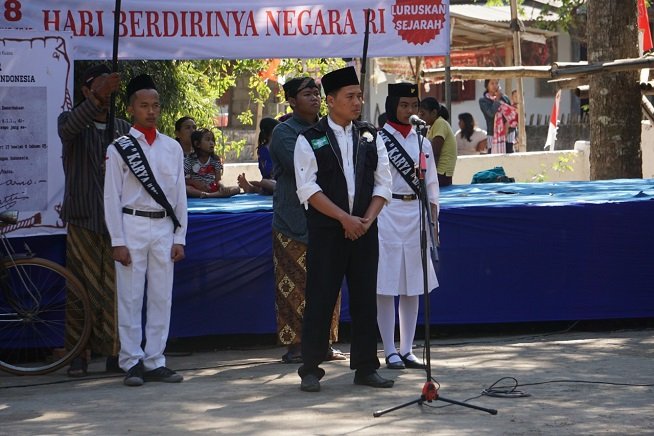 upacara di situs ndalem bung karno