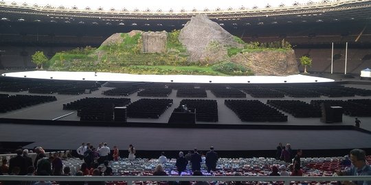 Melihat panggung megah pembukaan Asian Games