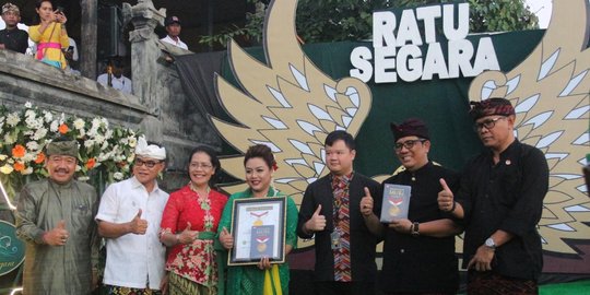 1.800 Penari tumpah ruah di Tanah Lot pecahkan rekor Muri dan dunia