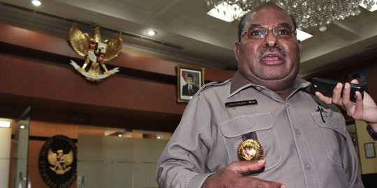 Lukas Enembe pimpin Demokrat Papua 'membelot' dukung Jokowi