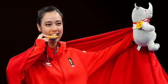 Gaya atlet wushu Lindswell gigit emas kedua untuk Indonesia