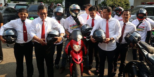 Lengkapi berkas Jokowi - Ma'ruf Amin di KPU, 9 Sekjen parpol naiki moge