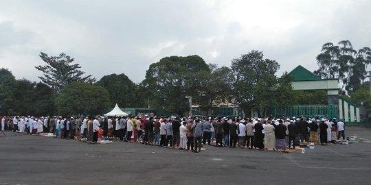 Anggota Kori laksanakan salat Idul Adha di Stadion Mandala Krida DIY