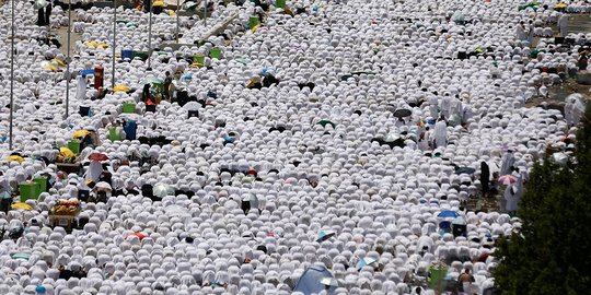Penampakan jutaan jemaah haji wukuf di Arafah