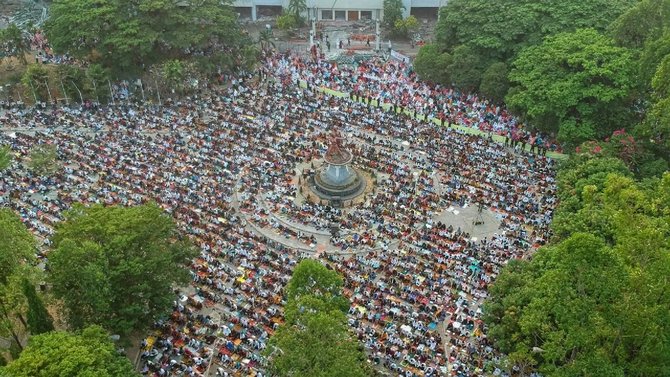 ribuan umat islam solo rayakan idul adha hari