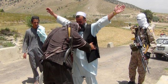 Taliban bebaskan 160 warga sipil dan menyandera 20 orang tentara Afghanistan