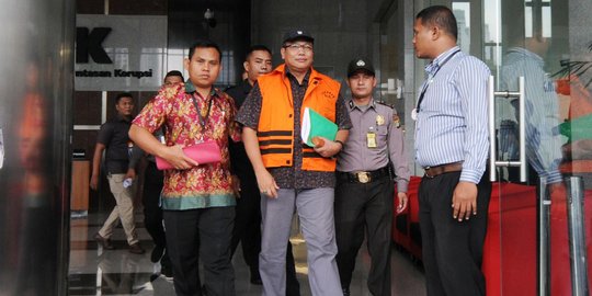 Dijenguk istri, terdakwa suap kampus IPDN dibawakan masakan ikan khas Manado