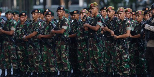 Kapuspen: Kalau bukan anggota, gak usah pakai atribut TNI