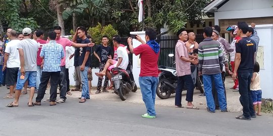 Kerbau kurban ngamuk masuk dalam rumah, tiga orang terluka