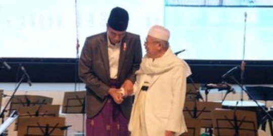 lebih unggul dibanding prabowo sandiaga rev1