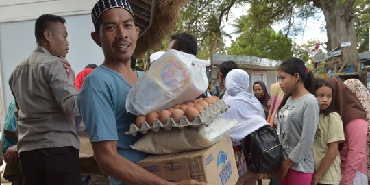 Warga Lombok Timur gelar doa tolak bala di pinggir jalan