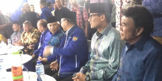 Di perayaan HUT PAN, Anies Baswedan singgung Sandiaga berbaju biru