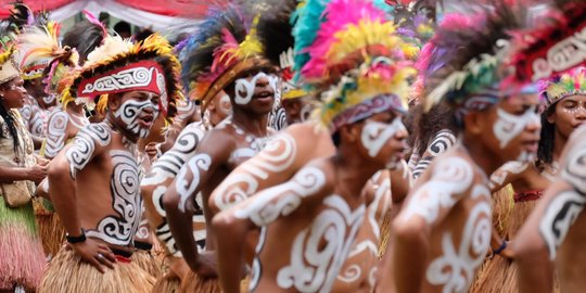 Jou Suba di Festival Biak Munara Wampasi