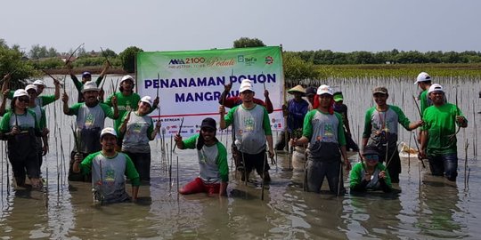 Rehabilitasi lingkungan, PT Bekasi Fajar Industrial tanam 13.000 mangrove di Bekasi