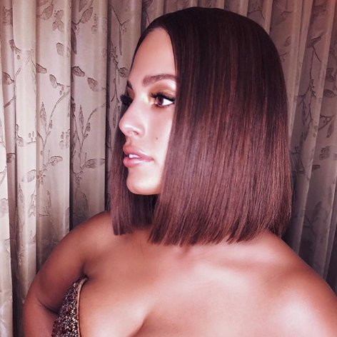 ashley graham dengan glass hair