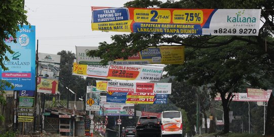 Rusak pemandangan, spanduk iklan properti bertebaran di Cibubur