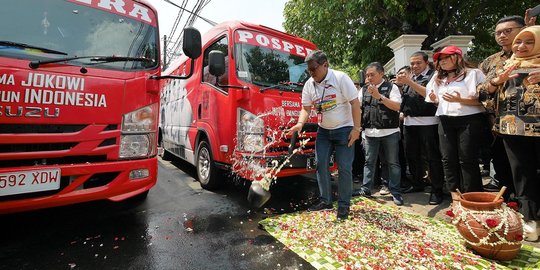 Relawan Jokowi-Ma'ruf Amin luncurkan 5 minibus pemenangan