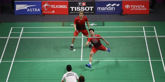 Duel sengit Kevin/Marcus vs Fajar/Rian saat berebut emas