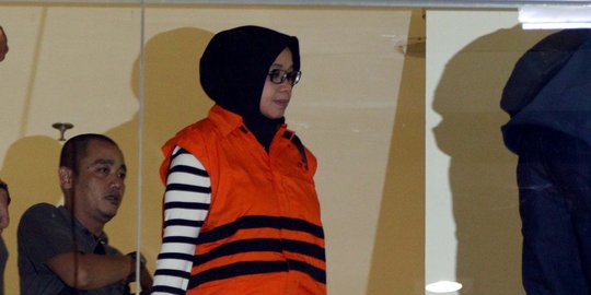 Usai diperiksa kasus suap PLTU Riau, Eni Saragih tegaskan 'Saya hanya petugas partai'