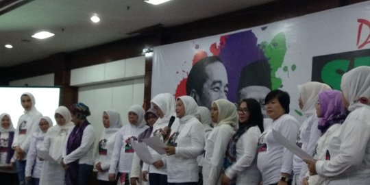 bentuk relawan perempuan rev1
