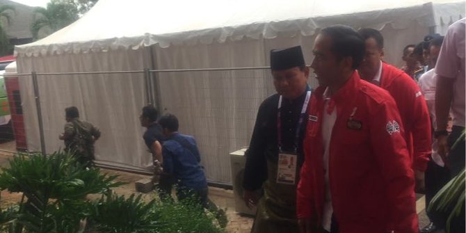 Nonton silat Asian Games, Presiden Jokowi disambut Prabowo