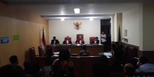 Hadiri sidang, istri jenderal pelapor wanita hamil melengos diberi koin Rp 2,5 juta