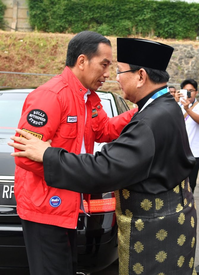 jokowi dan probowo nonton pencak silat