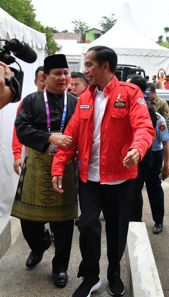 jokowi dan probowo nonton pencak silat