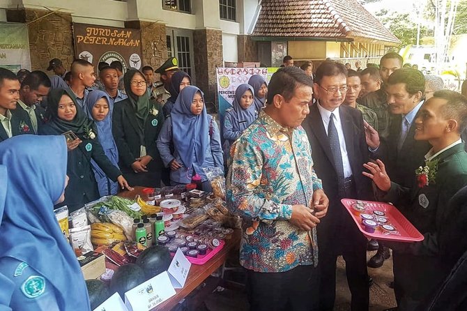 mentan hadiri wisudawan sttp bogor