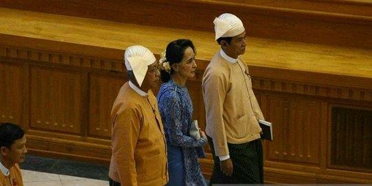 Gagal lindungi warga Rohingya, Aung San Suu Kyi diminta mundur dari jabatan