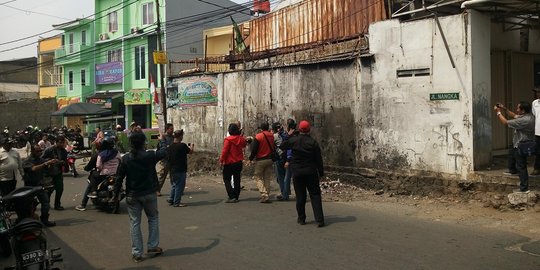 Nur Mahmudi jadi tersangka, warga syukuran tabur bunga & gunduli kepala