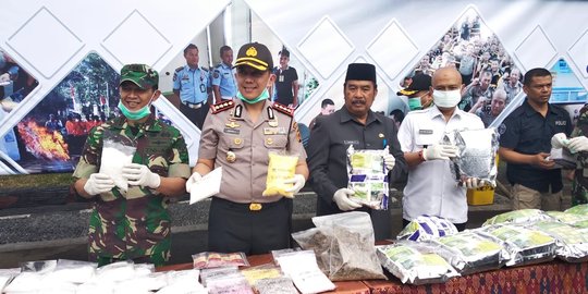 Polrestabes Bandung musnahkan narkoba berbagai macam senilai Rp 30 miliar