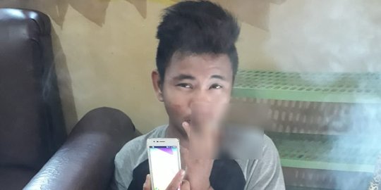 Ngiler handphone android, ABG di Samarinda peras temannya 