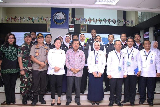 menko pmk puan maharani mendampingi wapres jusuf kalla hadir dalam peluncuran inovasi teknologi 40