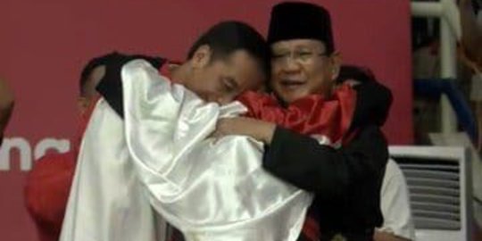 Pelukan Jokowi-Prabowo diharap buat pendukung berhenti saling hujat