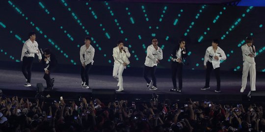 Aksi Super Junior di malam penutupan Asian Games 2018