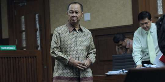 Syafruddin Arsyad Temenggung dianggap memperkaya orang lain atau korporasi