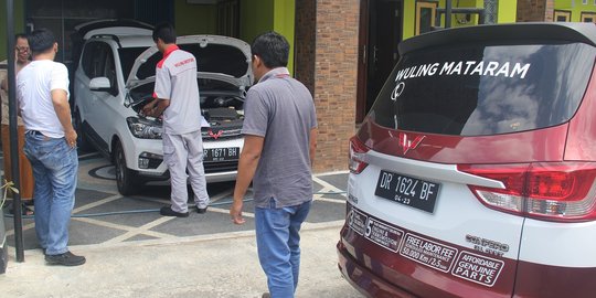 Wuling beri layanan pengecekan kendaraan gratis bagi konsumen di Lombok