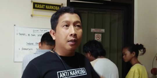 Petugas Satpol PP Makassar ditangkap polisi saat jaga di Pantai Losari