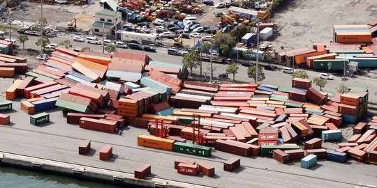 Topan Jebi tewaskan 10 orang di Jepang, Bandara Kansai terendam